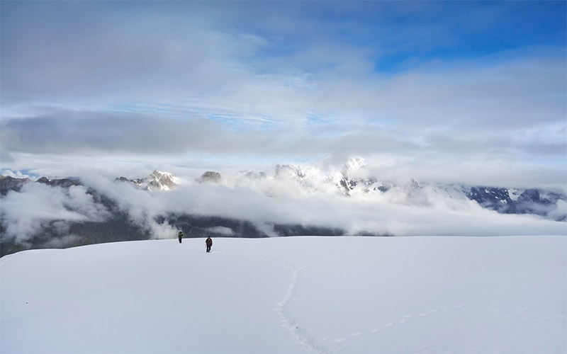 Mount Siguniang peaks and valley
