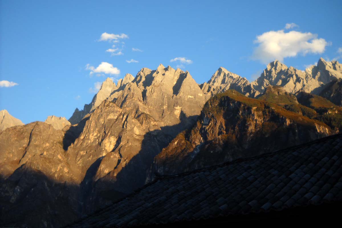 Tiger Leaping Gorge Hiking